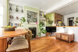 12 Robson Road, photo 2