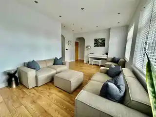 12 St Johns Road, photo 2