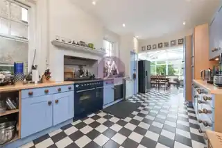 12 St Johns Road, photo 4