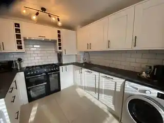 12 St Martins Close, photo 4