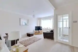 12 Stanhope Road, photo 2