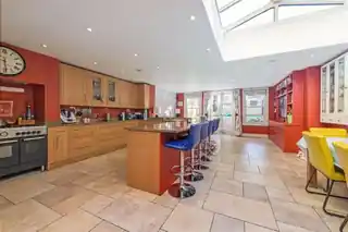 12 Sugden Road, photo 2