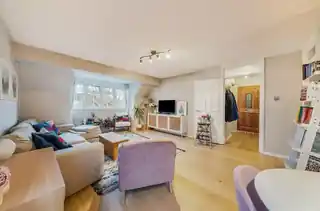 12 Sycamore Close, photo 3