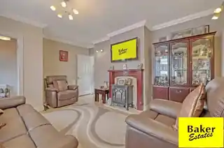 12 Sylvester Gardens, photo 3