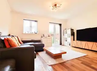 12 Thomas Drive, photo 2