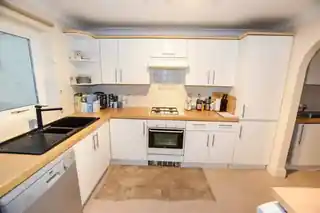 12 Tyrrell Square, photo 2