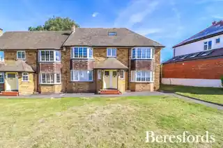 12 Waldegrave Court, photo 2