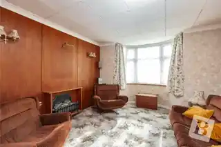 12 Weald Way, photo 2