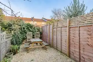 12 Wingford Road, photo 3