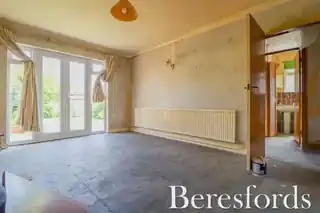 12 Worcester Avenue, photo 3