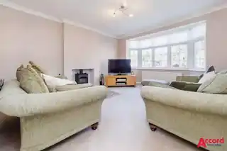 120 Beauly Way, photo 3