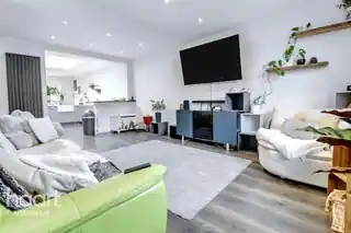 120 Cannington Road, photo 4