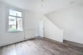 121 Cann Hall Road, photo 4