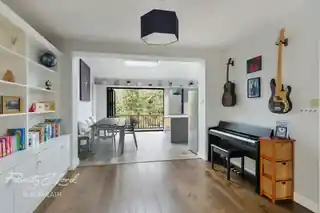 121 Charlton Lane, photo 4