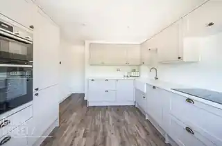121 Elmhurst Drive, photo 3