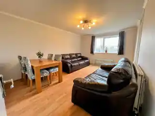 121 Gurney Close, photo 2
