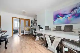 121 Heath Way, photo 4