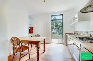 121 Leslie Road, photo 3