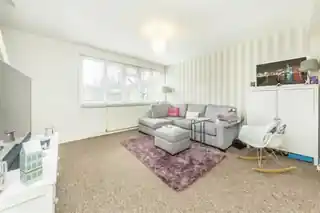 121 Lyme Farm Road, photo 3
