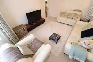 121 Russell Lane, photo 4