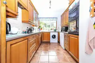 121 Upton Road, photo 4