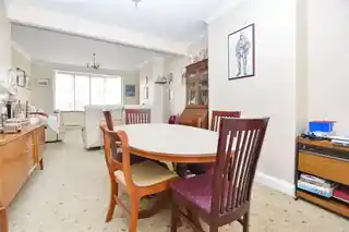 121 Upton Road, photo 3