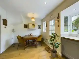 122 Chipstead Valley Road, photo 4
