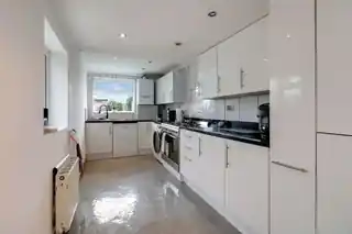 122 Cranford Lane, photo 3