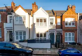 122 Rathcoole Gardens, photo 4