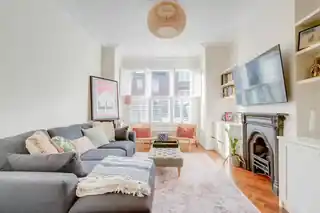 122 Rathcoole Gardens, photo 2