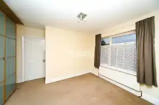 1226 Greenford Road, photo 3