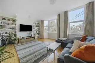 122C Drakefell Road, photo 2