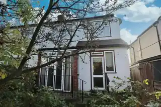 123 Eastern Avenue East, photo 2