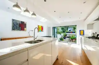 123 Roding Road, photo 2