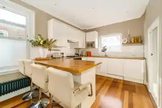 123A Carlyle Road, photo 2