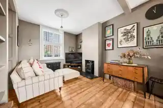 124 Friendly Street, photo 2