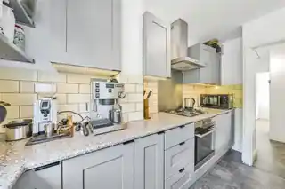 124 Meadowview Road, photo 3
