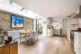 124 Robertson Street, photo 3