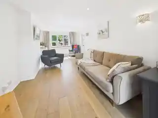 125 Caterham Drive, photo 3