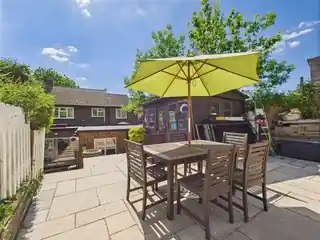 125 Caterham Drive, photo 2
