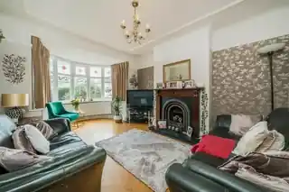 125 Raeburn Avenue, photo 2