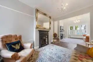 125 Rathcoole Gardens, photo 2