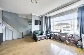126 Collier Row Lane, photo 4