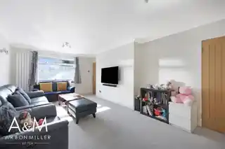 126 Leyswood Drive, photo 3