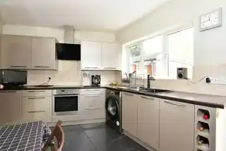 126 Somerville Road, photo 3