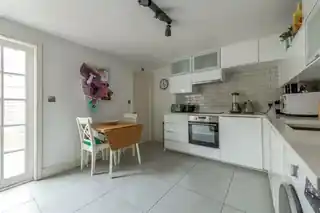 126 Trumpington Road, photo 3