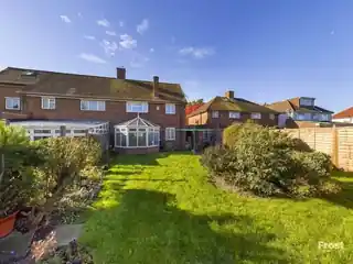 126 Uxbridge Road, photo 3