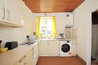 126B Portland Road, photo 4