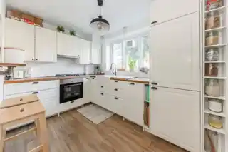 127 Hayward Gardens, photo 2
