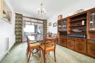 127 Hedge Lane, photo 3